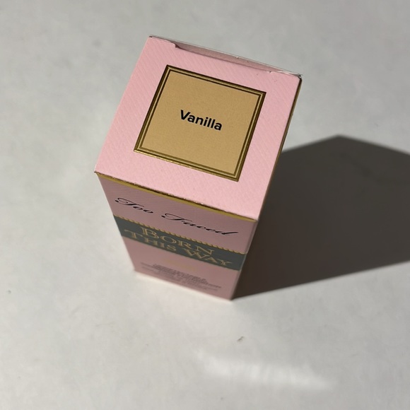 Too Faced Born This Way Foundation in Vanilla Full Sized - Picture 4 of 5